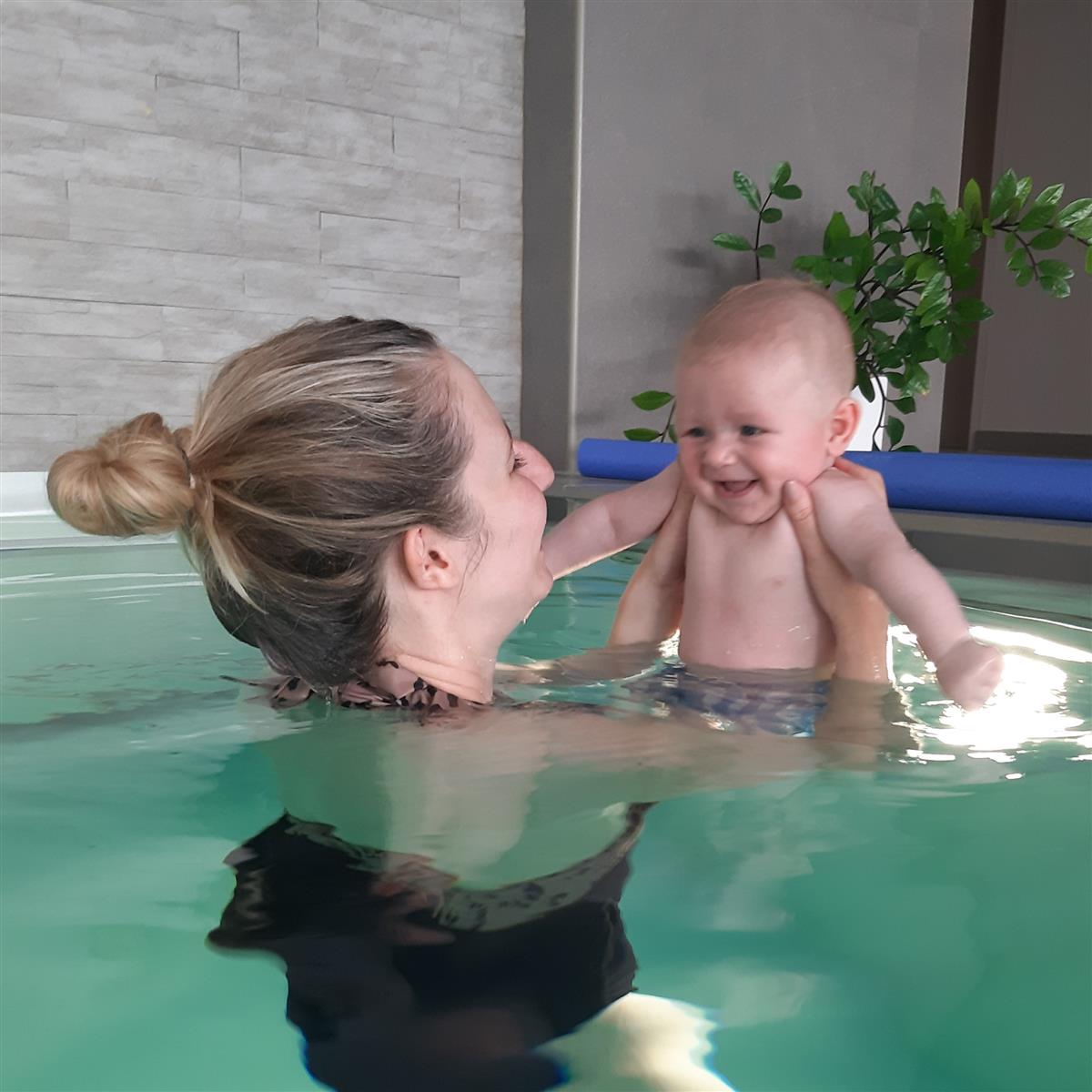 AQUANATAL - POST natale yoga in het water MET BABY - SESSIE zat 26 APRIL 2025 om 10u @ DILBEEK